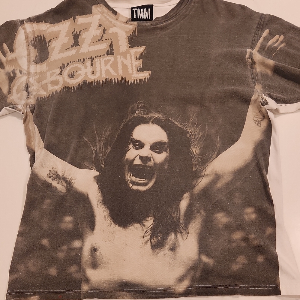 Graphic T-Shirt with Iconic Print